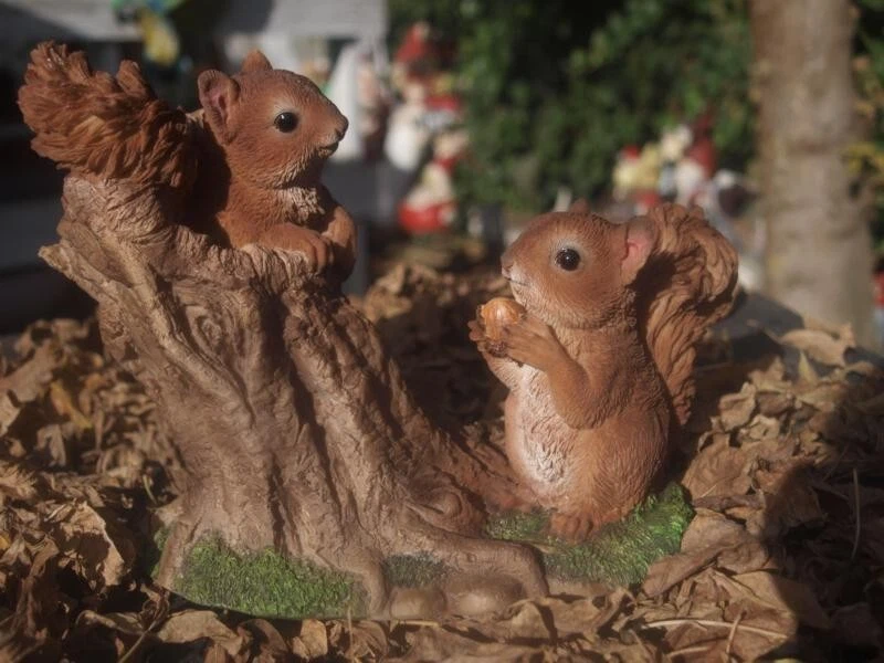 Ciieeo Eichhörnchen-Figuren Aus Harz – 4 Stück, Braun, Ca. 4,5 Cm, Für Miniatur-Garten & Deko