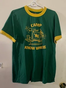 NETFLIX STRANGER THINGS GRÜNES RINGER SHIRT LARGE CAMP KNOW WHERE '85 AKTION - Bild 1 von 3