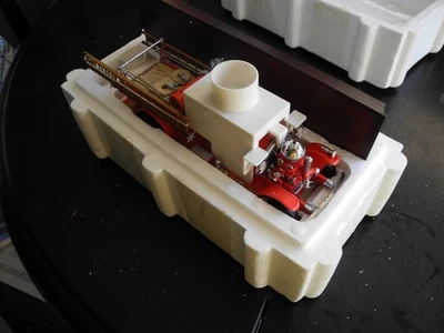 Rare Franklin Mint 1922 Ahrens Fox Pumper Fire Engine 1:32 Scale Never Displayed - Image 1 of 4