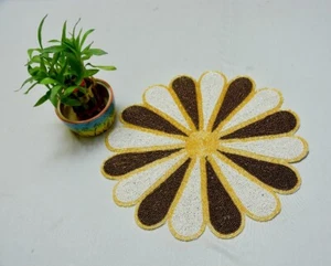 Flower-Shaped Beaded Placemat Sunflower Design with Brown, White & Yellow Beads - Picture 1 of 3
