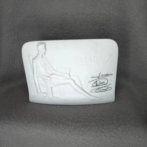 Figura Relieve Placa Porcelana Blanca Sociedad de Coleccionistas Lladro España Firmada - Imagen 1 de 6