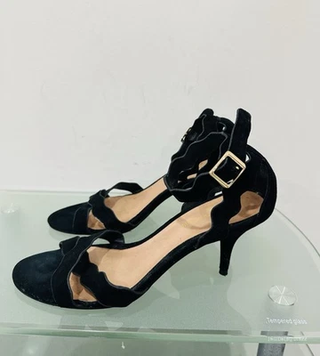 Sandalias/tacones de gamuza negros Saks Fifth Avenue, correa para el tobillo, TALLA 8 Foto 1 de 4