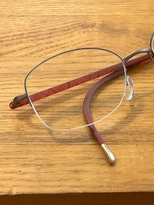 Monturas de gafas Silhouette Titan 4561 75 6040 gris rojo 51 17 140 Foto 1 de 4