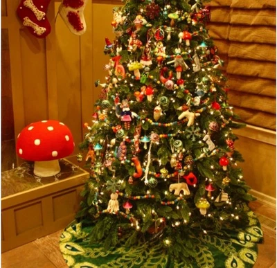 Anthropologie Anne-Claire Pequeño Ganchillo Setas Puf Taburete Utilería de Vacaciones RARO Foto 1 de 4