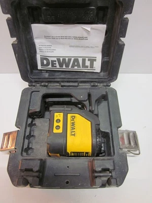 PROBADO NIVEL LÁSER ROJO AUTONIVELANTE DEWALT DW088 CON ESTUCHE, MANUAL Y BATERÍAS Foto 1 de 4
