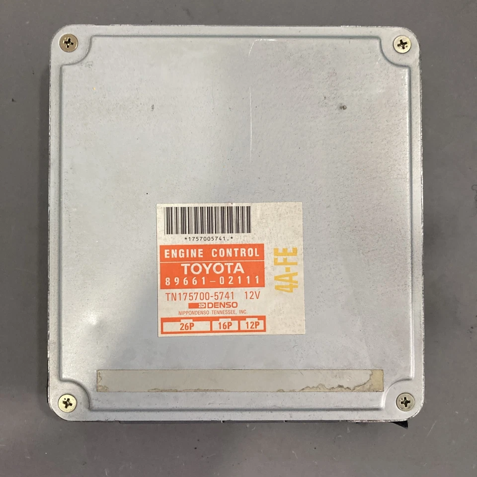 Toyota Corolla 1993-1994 ECU/ECM 89661-02111 Foto 1 de 4