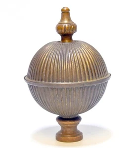 LÁMPARA / REMATE DE PARTE DE LÁMPARA DE LATÓN DECORATIVO VINTAGE - Imagen 1 de 4