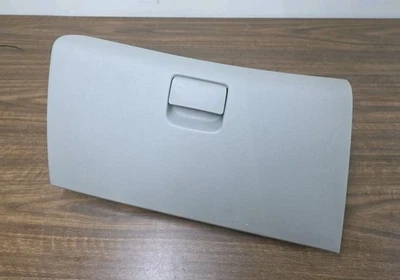 Guantera gris Kia Forte 2010-2013 compartimento de almacenamiento puerta OEM. 84510-1M3008O Foto 1 de 4