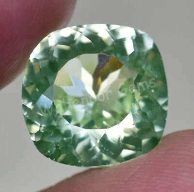 10.05 Ct Natural Green Peridot Cushion Shape VVS Pak Gemstone AGL Certified - Image 1 of 4