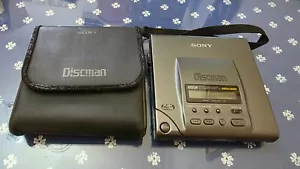 Sony Discman D-303 Lettore CD Portatile - Grigio - Non Funzionante - Non Si Accende - Foto 1 di 10