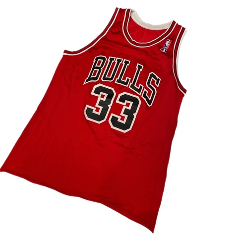 PIPPEN Vintage 90’s Red Champion #33 Chicago Bulls NBA Jersey Size 44 Misprint Cover