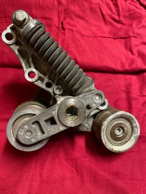 DETROIT DD15 DIESEL ENGINE BELT TENSIONER ASSEMBLY A4722000970 Foto 1 de 4