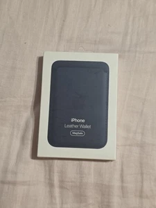 Apple iPhone Leather Wallet (Magsafe) Baltic Blue A2504 - Picture 1 of 1