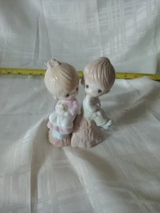 Vintage 1993 Precious Moments Salt and Pepper Shakers Boy and Girl Ceramic - Picture 1 of 11