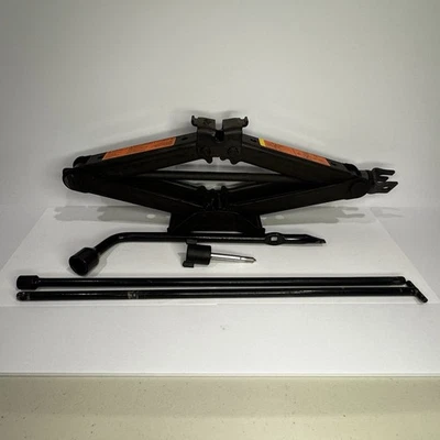 Nissan Pathfinder 2005 2012 gato y herramientas de rueda de repuesto - Nissan Pathfinder 2010 Foto 1 de 4