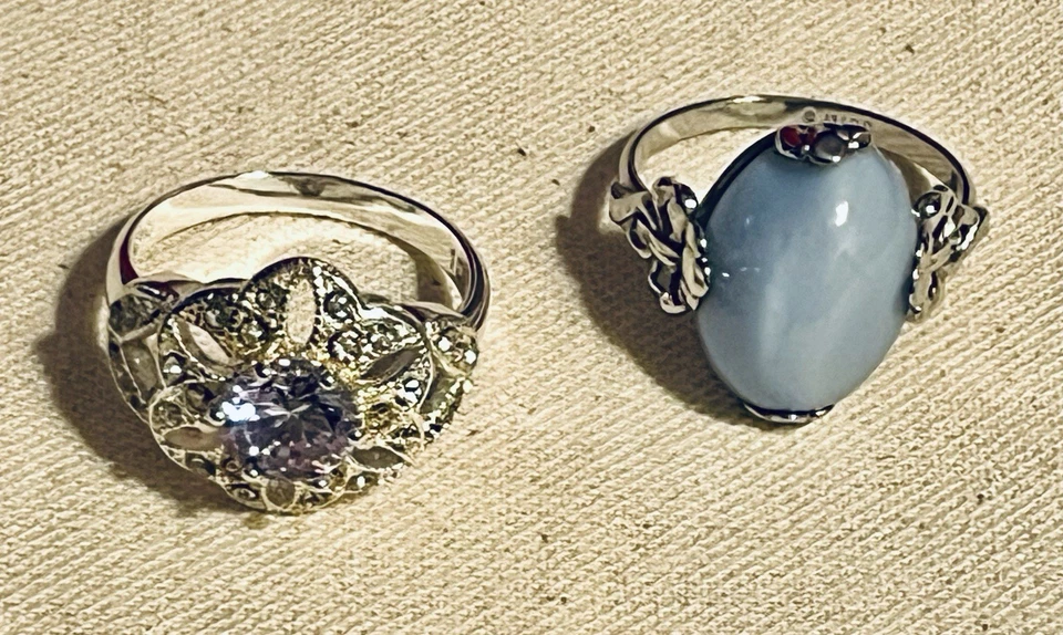Lot of 2 Estate Size 10 Silver Tone Rings Light Purple Stone & Blue Stone - Image 1 of 4