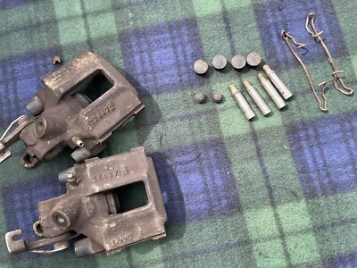 Pinzas de freno traseras Saab 900 9000 L&R (2) Foto 1 de 4