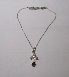 Colgante de plata de ley flor de granate y peridoto brote y hojas - Nuevo - Imagen 1 de 3