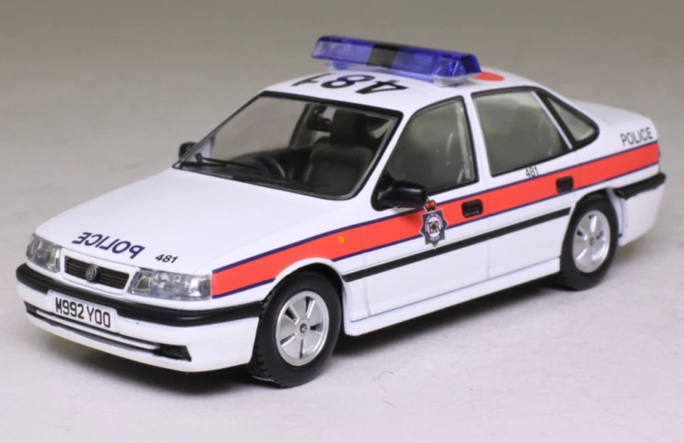1/43 VAUXHALL CAVALIER MKIII 2.0 16V LS MINISTRY OF DEFENCE 1990 CORGI VA13104 - Immagine 1 di 1