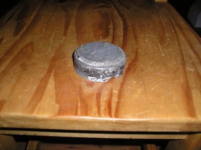 Tampa de gás genuína Volkswagen Bus Transporter 1968-1971 - Imagem 1 de 3