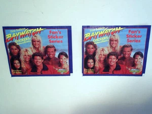 1996 BAYWATCH, 2 confezioni adesive mai aperte pamela anderson, david hasselhoff,bleeth - Foto 1 di 2