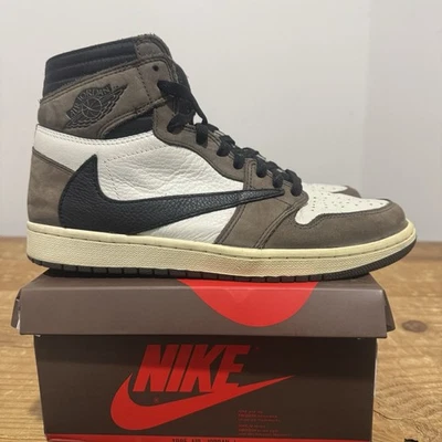 Talla 9 - Jordan 1 Retro OG x Travis Scott High Mocha Foto 1 de 4