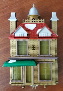 Trendmasters? Christmas Magic Replacement Wiggons Deliveries Store Building - Picture 1 of 9