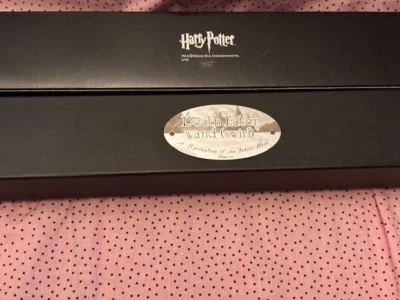 Harry Potter Mortífago Calavera Remolino Varita Réplica Warner Bros 14 pulgadas en Caja - Usado en Excelente Condición Foto 1 de 4