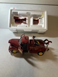 1953 Chevy Wrecker Danbury Mint Road Service Red Tow Truck W/ Box New - Picture 1 of 8