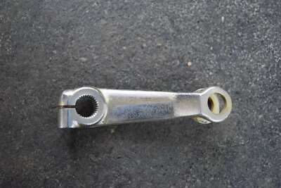 РЫЧАГ ПРИВОДА ЗАДНЕЙ ТОРМОЗНОЙ БАРАБАННОЙ ПЛАСТИНЫ YAMAHA XZ550 VISION XJ550 XJ650 XS400 - Изображение 1 из 4