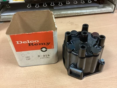 Tapa de distribución de 4 cilindros NOS - 1961-1962 PONTIAC TEMPEST 1950680 D-314 Foto 1 de 4