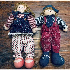 Vintage Raggedy Ann & Andy rot weiß blau Americana primitive Puppen Regal Sitter - Bild 1 von 7