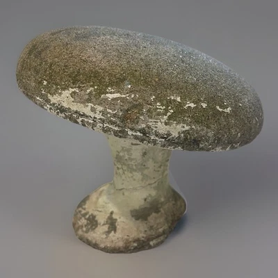 Estatua de arte de jardín de setas de hormigón vintage de 7,5" x 7,5" - Belleza envejecida pesadamente Foto 1 de 4