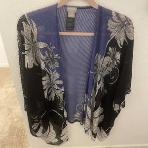 Pretty CHICO’S Floral Design Blue/white Open Topper Size S/M NWOT - Picture 1 of 9