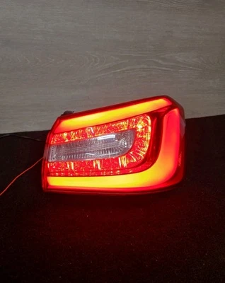 🐸 BOM 2014-2016 Kia Cadenza lanterna traseira passageiro luz de freio direita fabricante de equipamento original 15  - Imagem 1 de 4