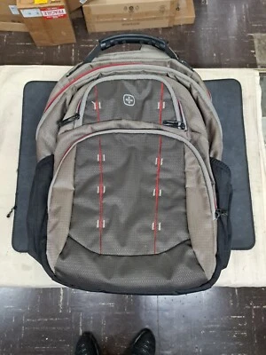 Swissgear WENGER Pass-Thru Backpack *Nice* Free Shipping!! - Image 1 of 4