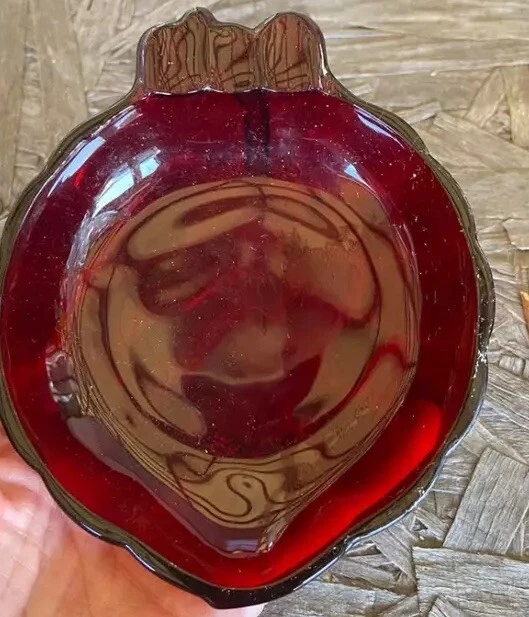 Vintage Anchor Hocking Royal Ruby Red Glass Leaf Shaped Ashtray Trinket Dish MCM - Image 1 of 1
