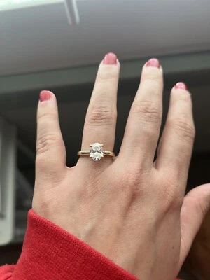 Anillo de compromiso de diamantes Foto 1 de 4