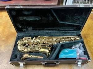 Unbranded Alto Saxophone With Mother Of Pearl Buttons & Yamaha Case - Picture 1 of 20
