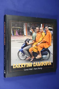 CARRYING CAMBODIA Conor Wall Hans Kemp PHOTO BOOK - Bild 1 von 12