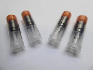 4 X DIESEL EINSPRITZDÜSE FÜR IHC D 430 432 436 439 440 SCHLEPPER NOZZLE INJECTOR - Picture 1 of 3