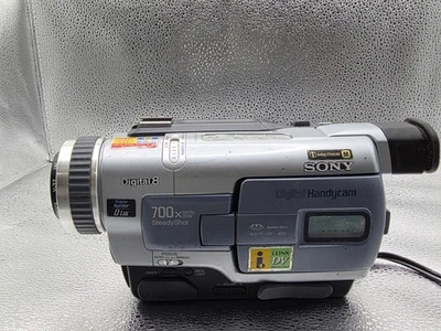Sony DCR-TRV330 Digital8 Camcorder - Image 1 of 4