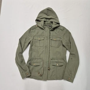 Chaqueta utilitaria Maurices para mujer M verde oliva con capucha cremallera completa cordón cintura - Imagen 1 de 10