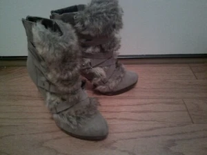 Kohls Woman's Boots Size 6 M - Picture 1 of 3
