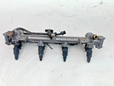 Mercedes R170 SLK230 1997-00 2,3 L riel inyector de combustible con inyectores 1110781045 OEM Foto 1 de 4