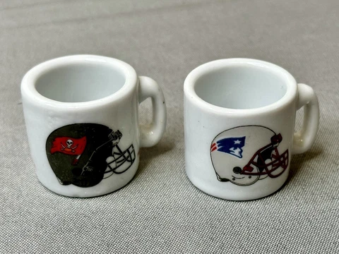 LOT OF 2 Vintage NFL Mini Coffee Cup Mug Patriots & Buccaneers 1.25" TOM BRADY Cover