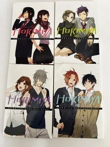 Horimiya Manga Singoli Vol 1-2 4-5 Versione Inglese SET SCIOLTO di Daisuke Hagiwara - Foto 1 di 6