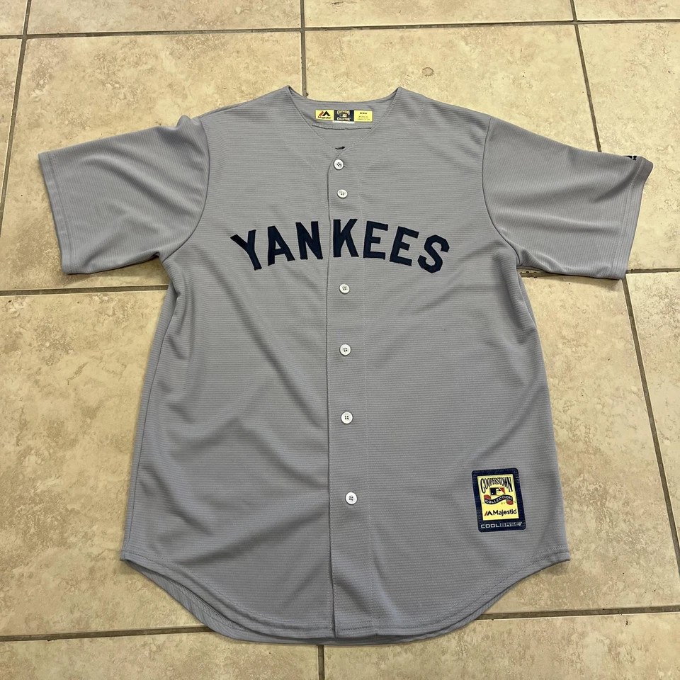 Camiseta de los Yankees de Nueva York para Hombres Mediana Hecha en EE. UU. Babe Ruth 3 Majestic Cool Base Foto 1 de 4