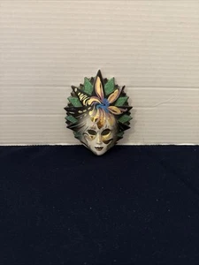 Unmarkierte Keramik 5" Wandbehang Gesichtsmaske schwarz und grün gold Glitzer - Bild 1 von 4