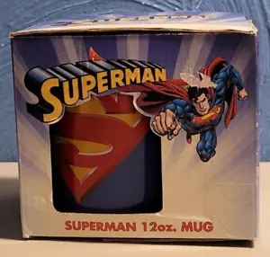 Taza de café de Superman azul 12 oz TM y cómics de DC ~ Nueva en caja~ - Imagen 1 de 4